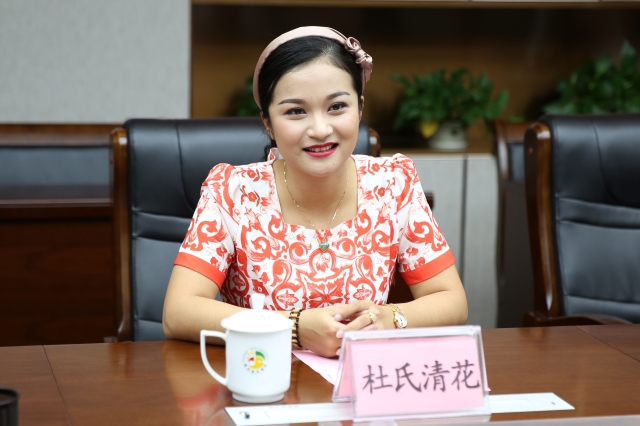 和陈永馨(马来西亚)侯道辉副校长出席仪式蔡昌卓书记