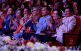 昨夜，老挝党中央总书记、国家主席通伦为他们点赞